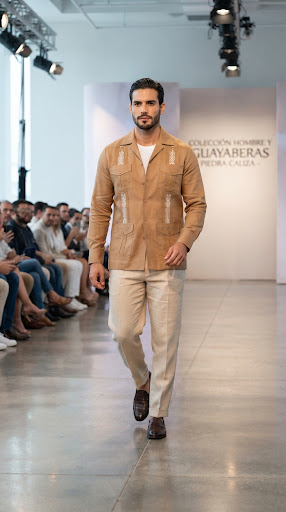 Guayabera en pasarela